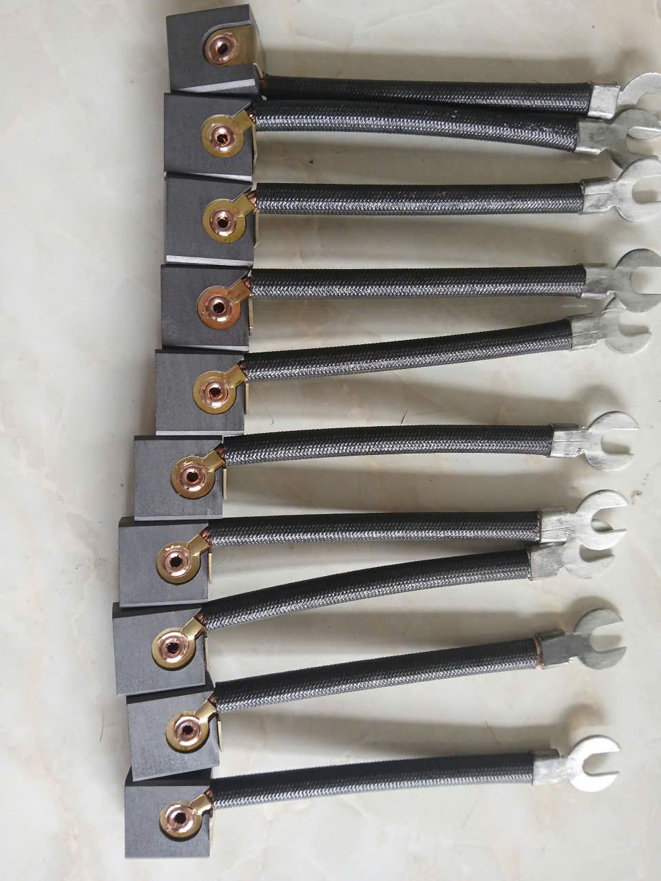 aeff7b87-b463-4c5f-997d-33d5a3c6597c.jpg
